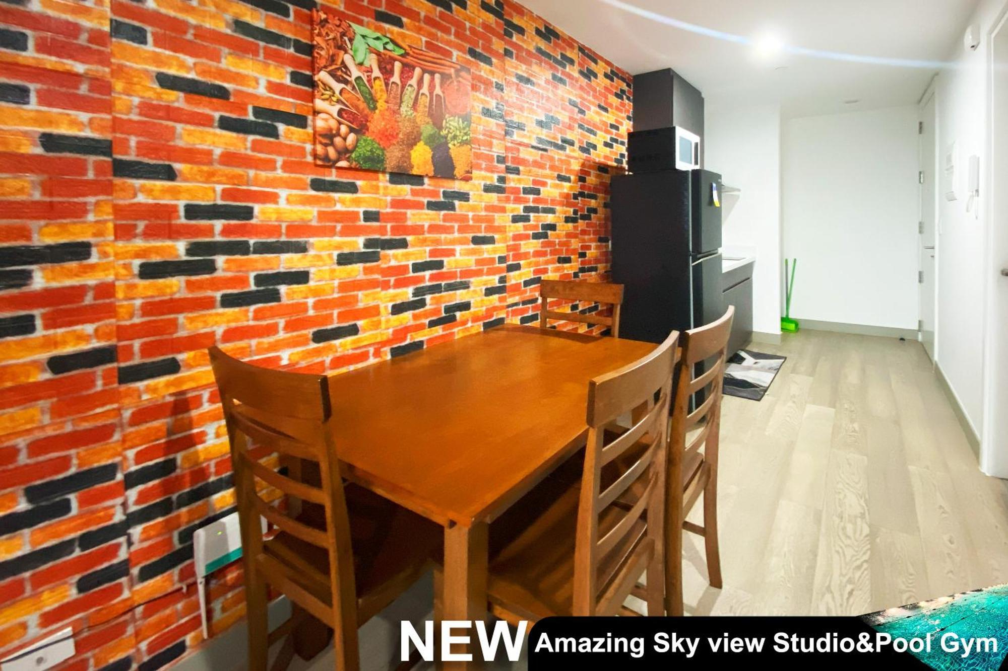 Aparthotel Century Spire Makati *