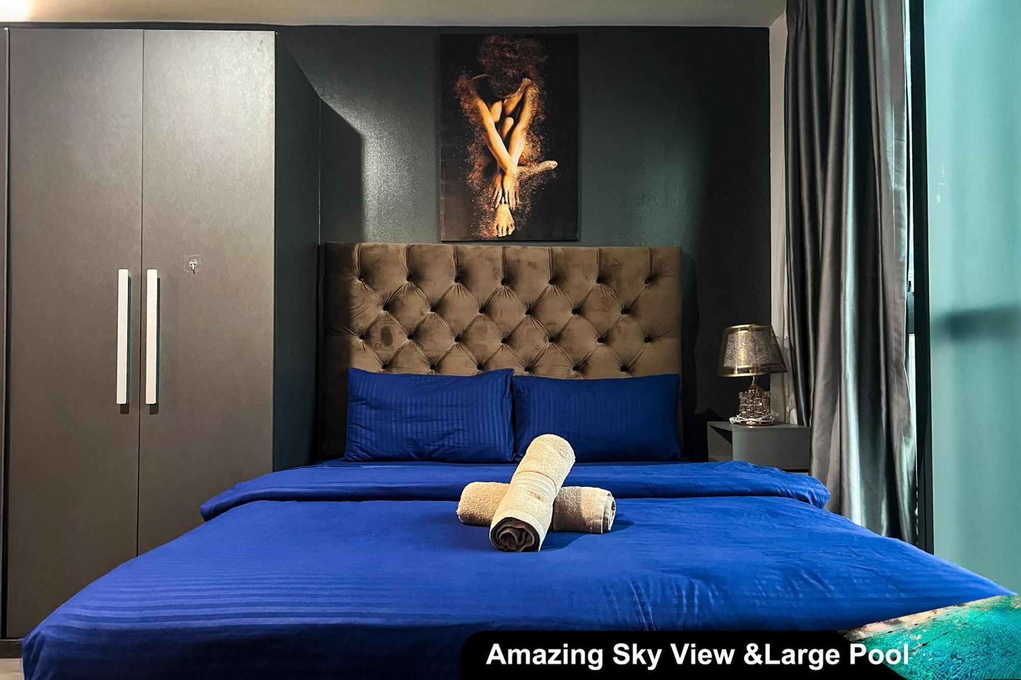 Aparthotel Century Spire Makati Makati City
